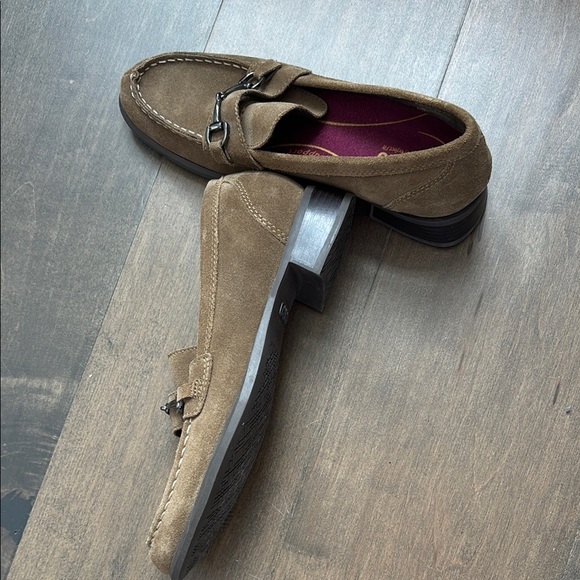 Munro women olive green Suede Loafers - Picture 2 of 8